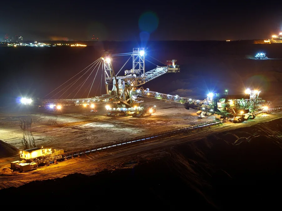 Coal gangue from coal washing, low hardness feed for impact crushing