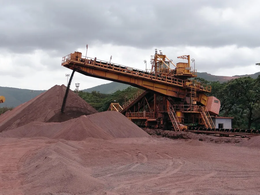 Iron ore rock stockpile, high density feed for jaw and cone crushing