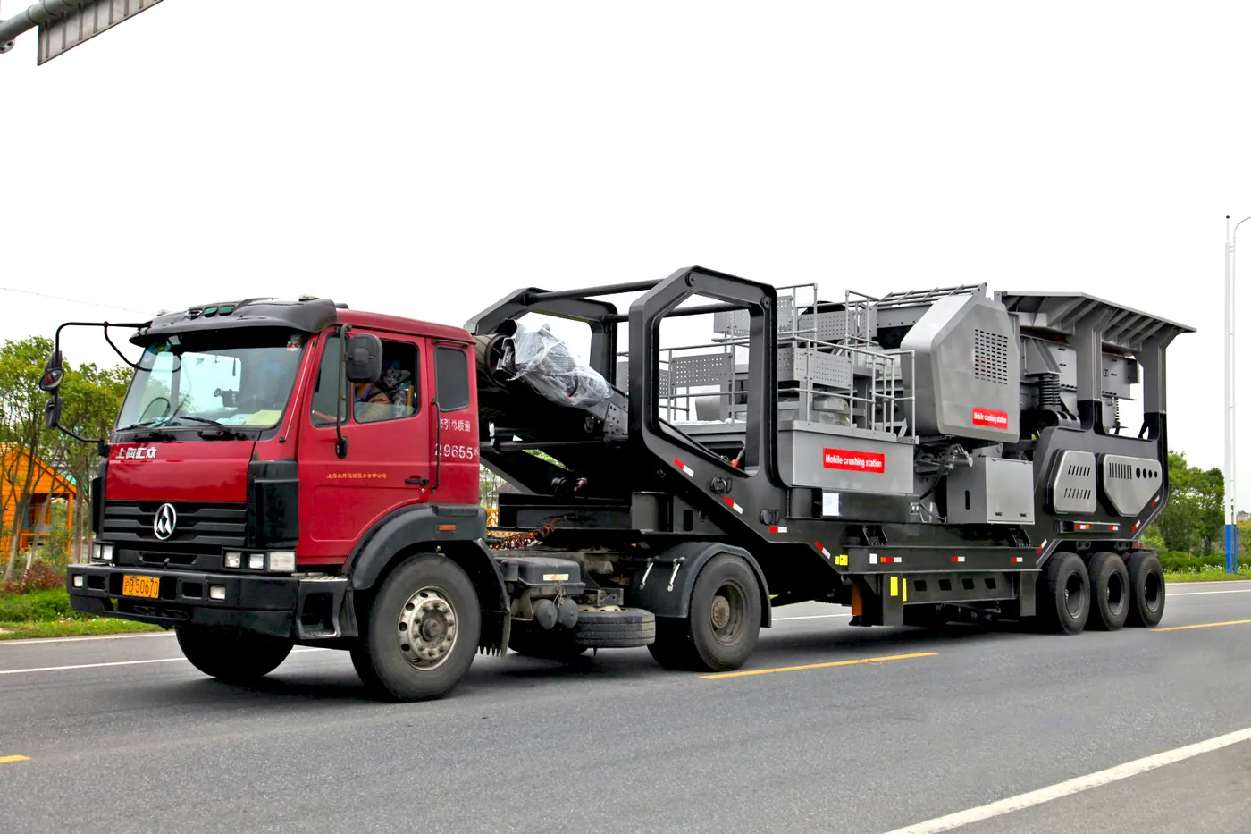 Cronus wheeled portable crushing station assembled in the manufacturing workshop