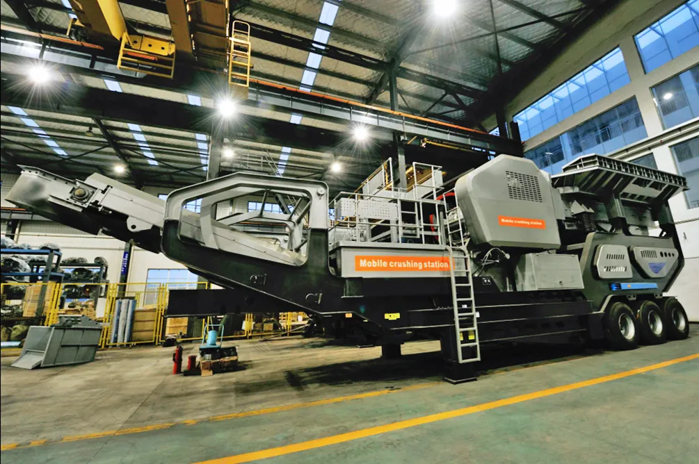 Cronus tire type mobile crushing plant running during evening shift